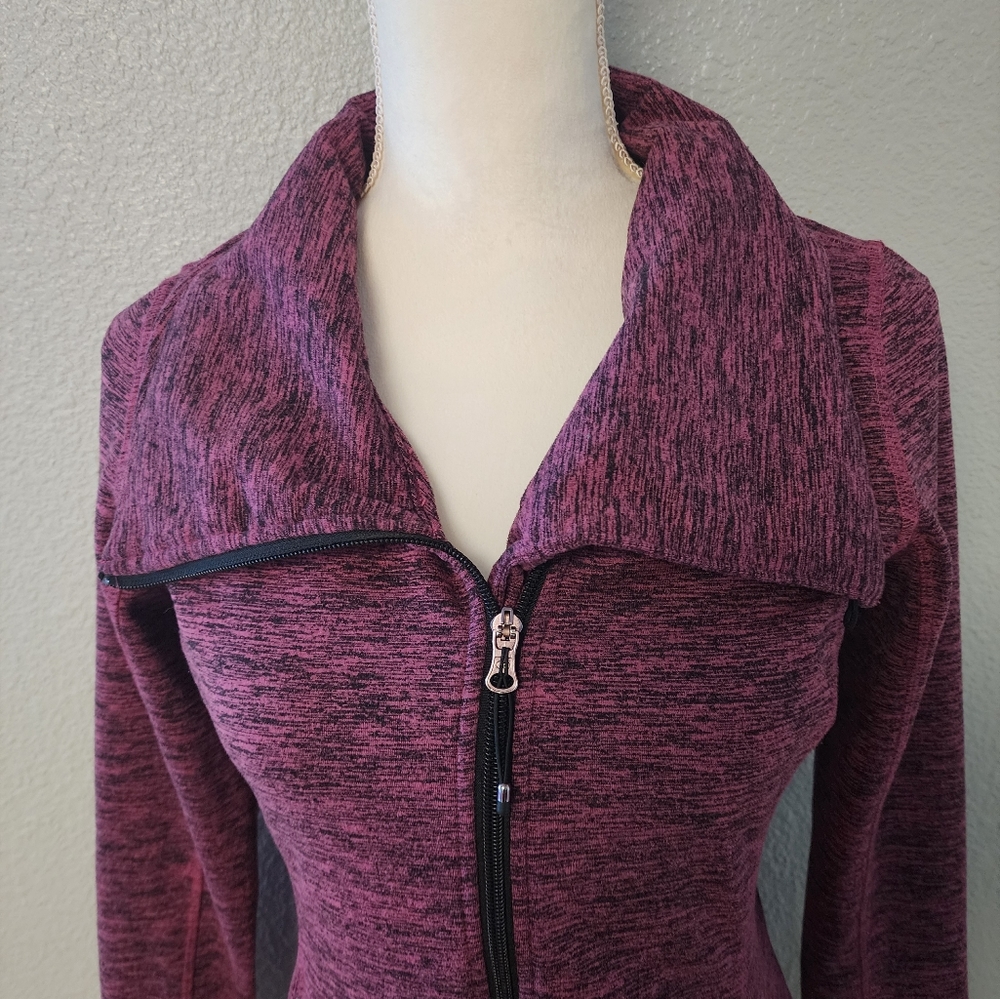 Calia - Picture 2 of 5